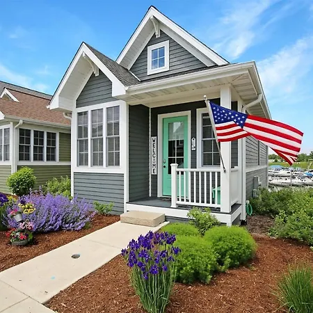 Cozy Quarters Villa #228